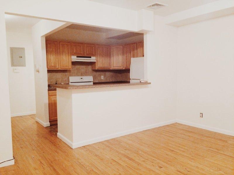 Foto principal - 160 Woodpoint Rd