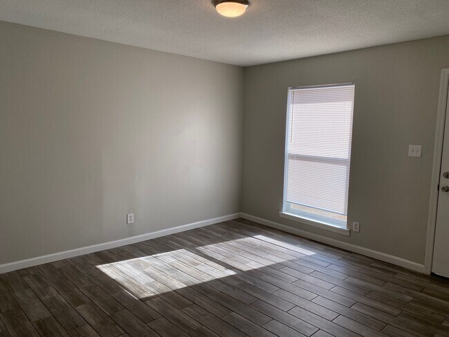 Foto del edificio - 19 Rolling Meadows Dr