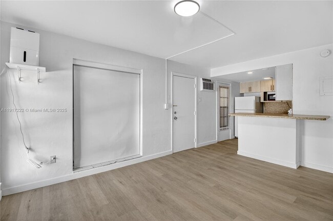 Building Photo - 1600 S Le Jeune Rd