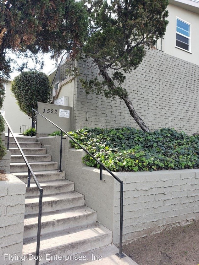Primary Photo - 3522 College Ave