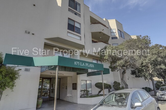 Building Photo - 875 La Playa St