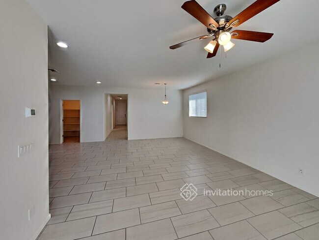 Building Photo - 17911 W Tina Ln