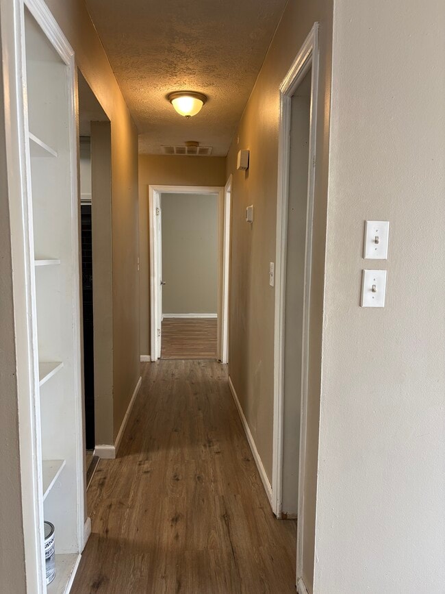 Building Photo - 1750 Wesley Way NW