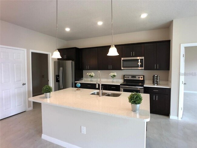 Building Photo - 205 Flounder Pl