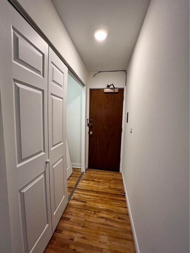 Foto del edificio - 619 W Stratford Pl