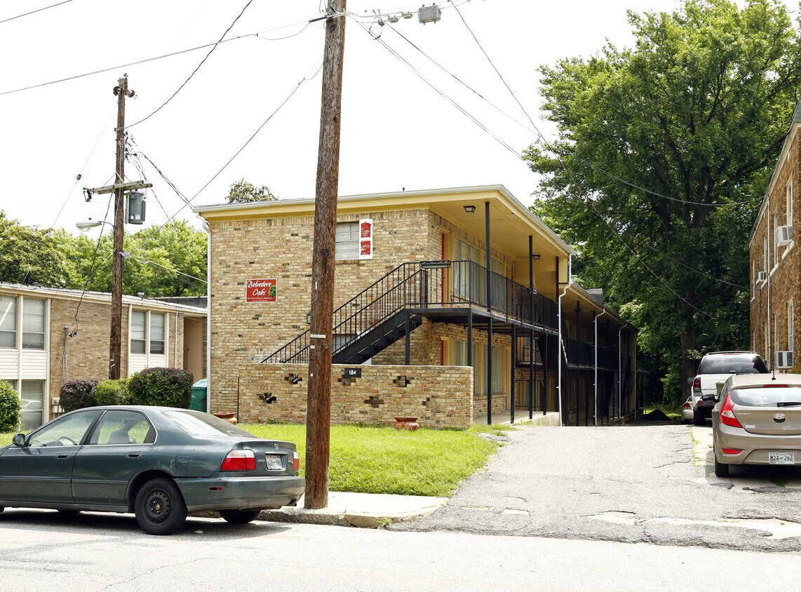 Belvedere Oaks Apartments in Memphis, TN