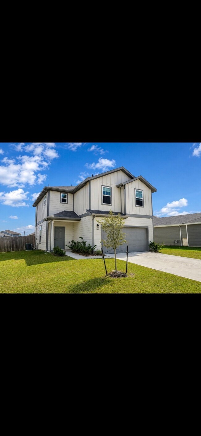 Building Photo - 23410 Honey Spade Rd