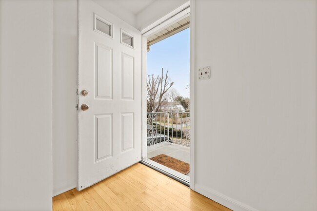 Building Photo - 30 Perna Ln