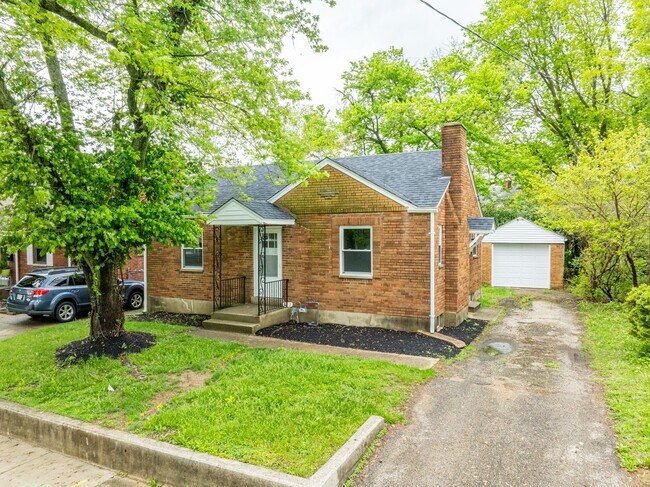Foto del edificio - Charming 2-Bedroom Home in Dayton's Belmont Neighborhood