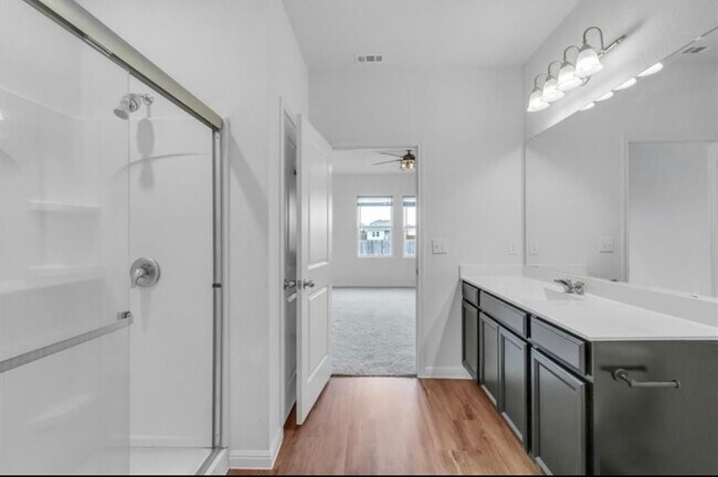 Foto del edificio - 13400 John Calhoun Dr