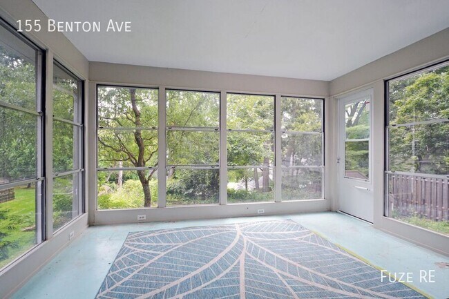 Foto del edificio - 155 Benton Ave