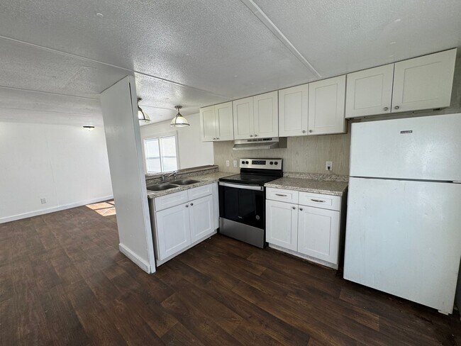 Foto del edificio - 2 Bedroom / 1 Bath Single wide for Rent – Irvin St, Live Oak, FL