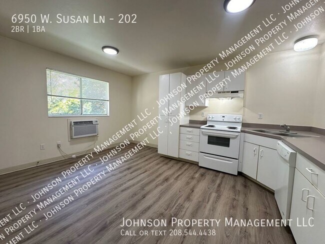 Foto del edificio - 6950 W Susan Ln
