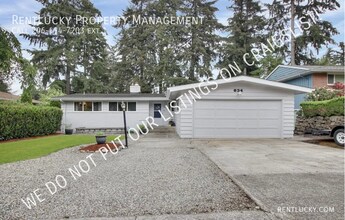 Building Photo - 834 Maplewood Ave