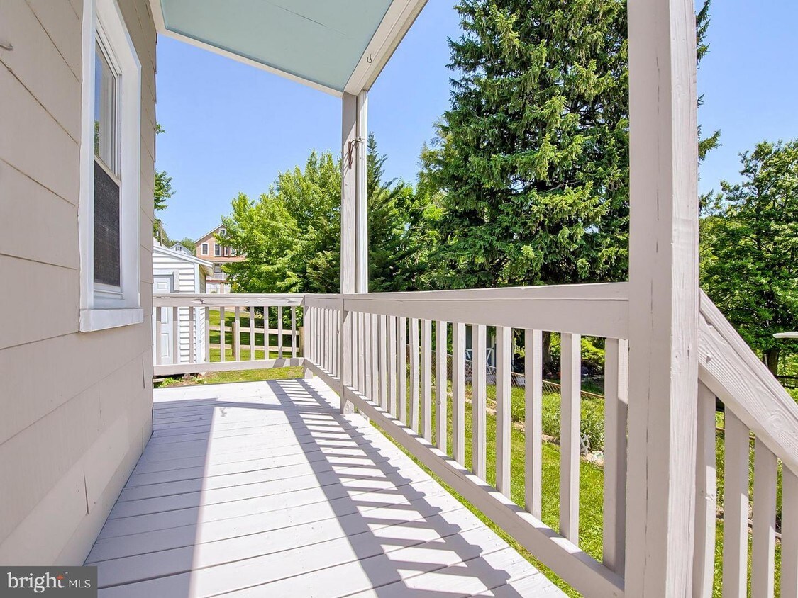 29 E B St, Brunswick, MD 21716 House for Rent in Brunswick, MD