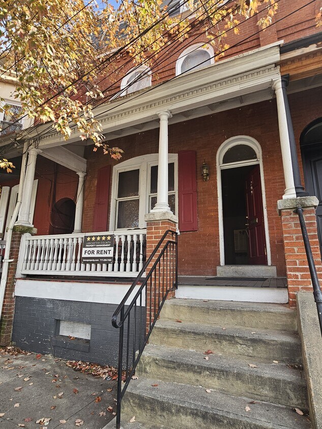 Primary Photo - 209 Church St