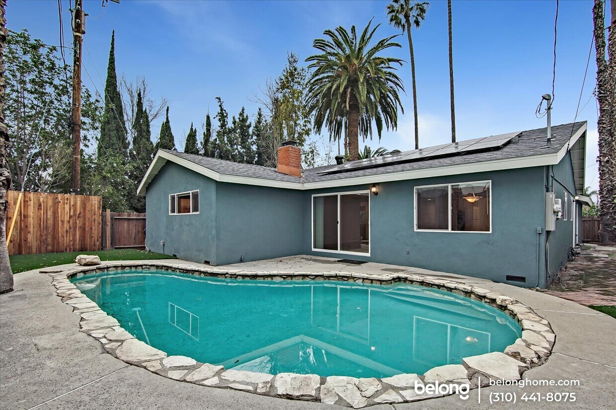 Primary Photo - 6742 Blewett Ave