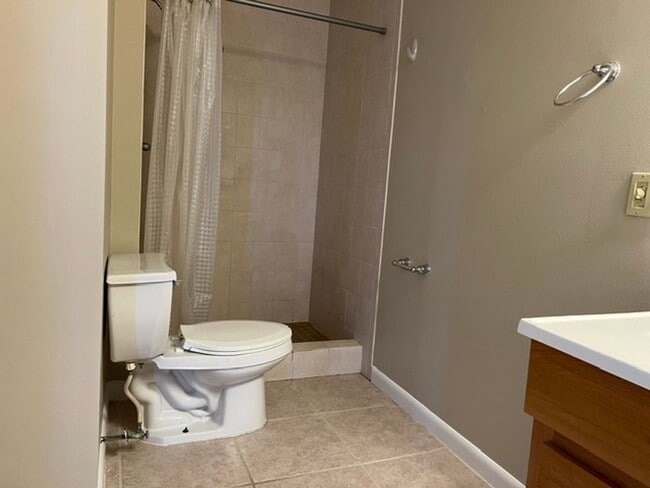 Building Photo - 1514 Manor Dr NE