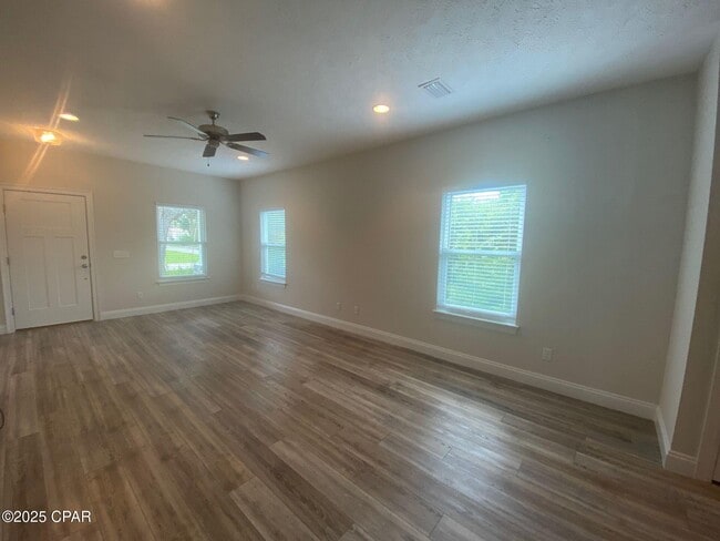Building Photo - 1001 Clay Ave
