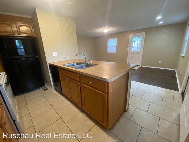 Building Photo - 2 br, 1 bath House - 8207 Mt Mansfield