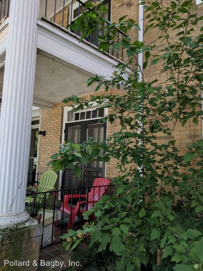 Building Photo - 106 N Dooley Ave