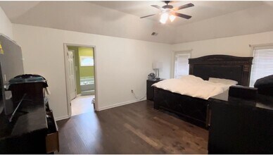 Building Photo - 3988 Fern Valley Dr