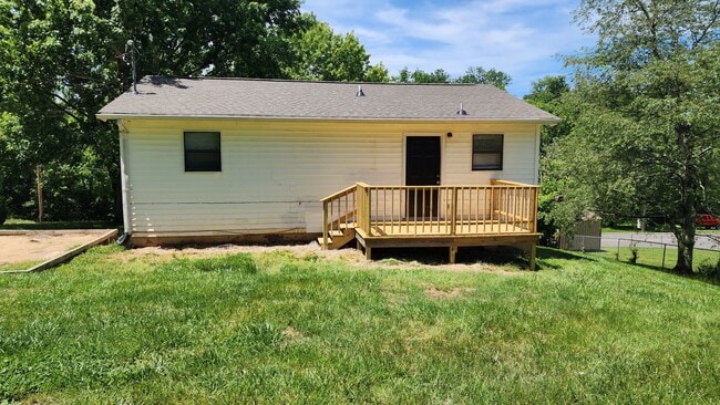 Foto del edificio - Nice Split Level Home- Ready for you to Call Home Today!