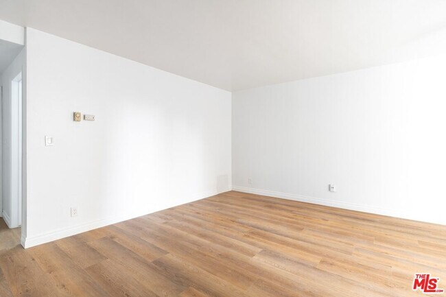 Foto del edificio - 4255 5th St