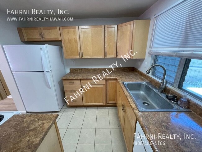 Building Photo - Spruce Ridge 2 Bedroom Town Home With Sing...