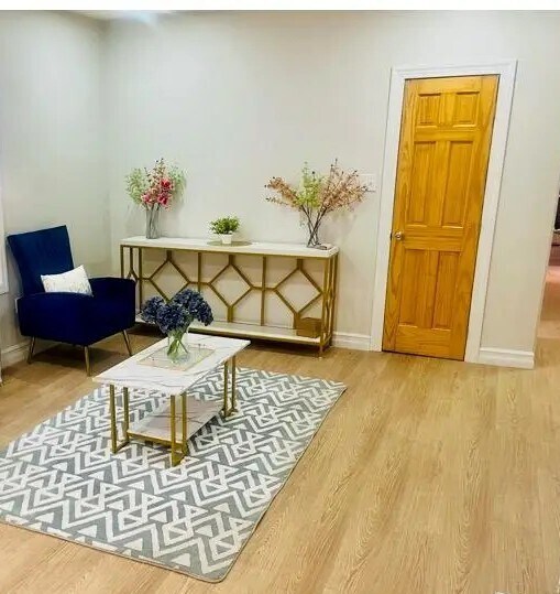 Área de estar - 39 E 52nd St