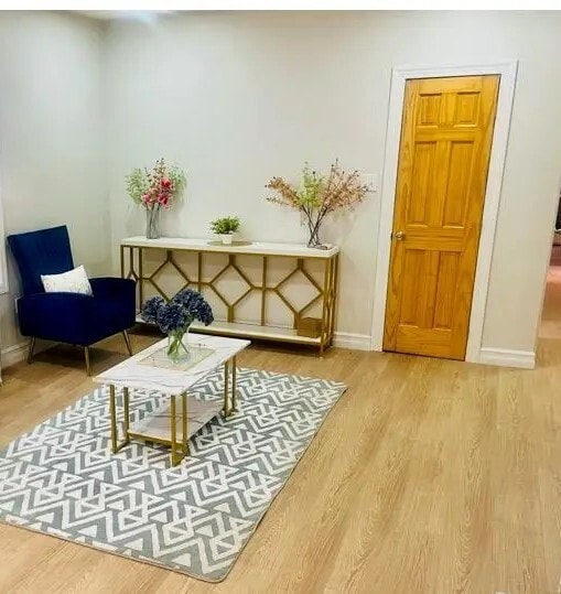 Living area - 39 E 52nd St