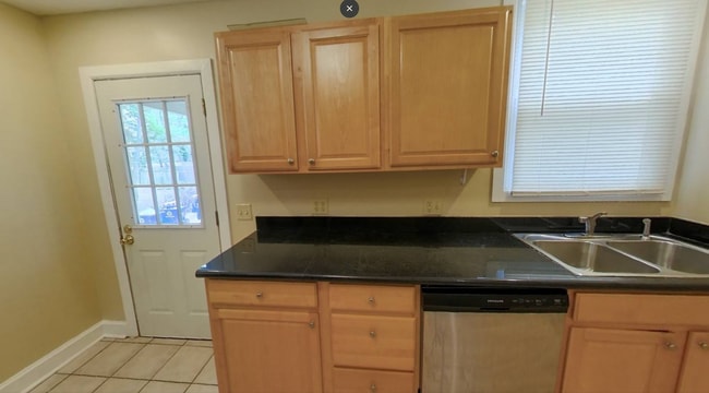 Building Photo - 129 E Tompkins St