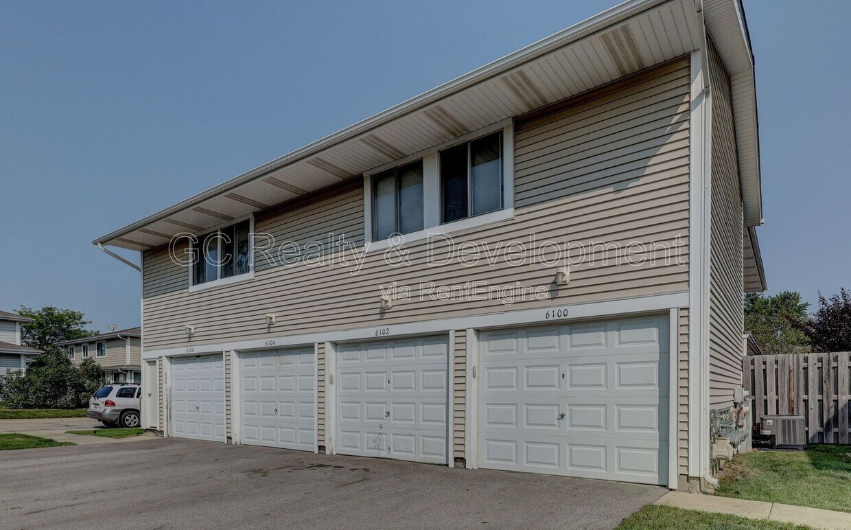 Building Photo - 6100 Kit Carson Dr