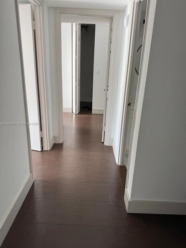 Foto del edificio - 150 Ocean Ln Dr