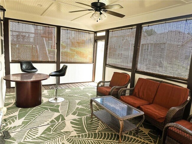 Foto del edificio - 4440 Partridge Point