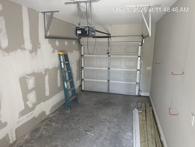 Building Photo - 1113 Juniper Dr