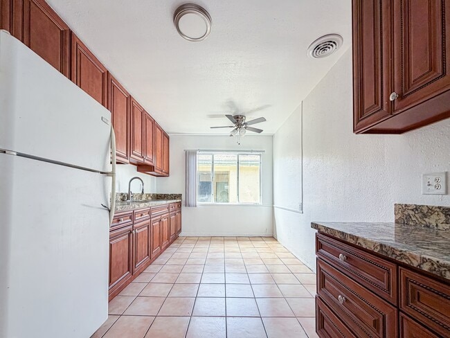 Foto del edificio - 4024 Palmwood Dr