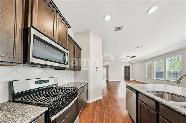Building Photo - 6016 Gerard Dr
