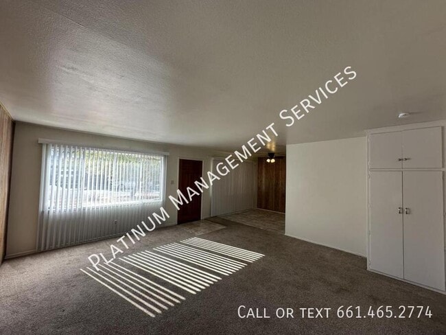 Foto del edificio - 1839 E Ave Q10