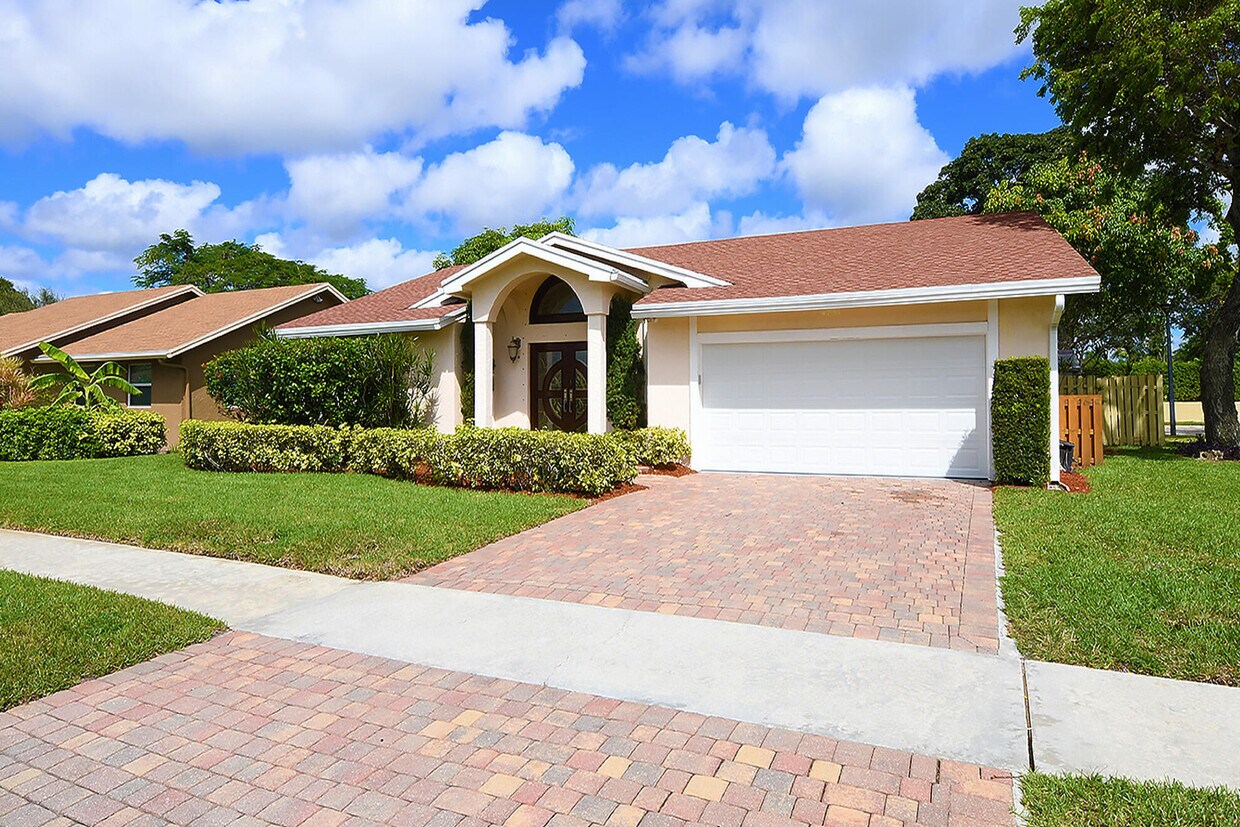 4751 Sugar Pine Dr, Boca Raton, FL 33487 House for Rent in Boca Raton