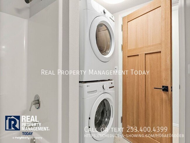 Building Photo - 7843 Pacific Ave