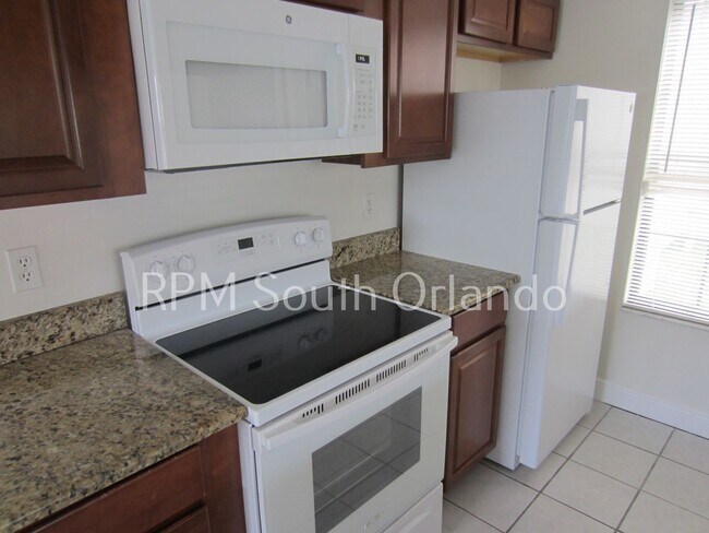 Building Photo - 2 bed 2 bath Kissimmee