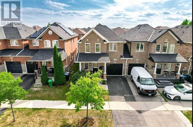 Building Photo - 5568 Freshwater Dr