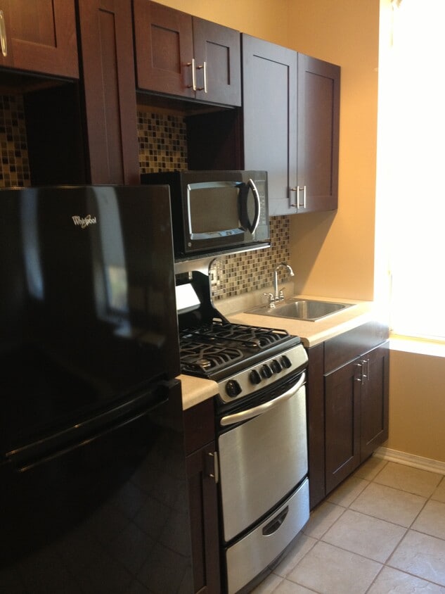 Foto del edificio - 1758 W 18th St