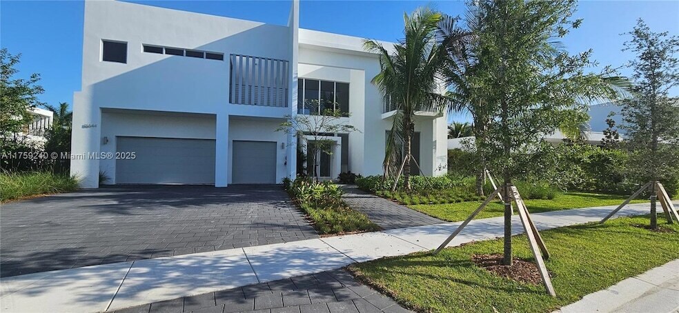 Primary Photo - 16644 Botaniko Dr N