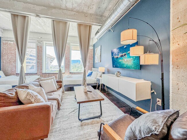 Foto del edificio - 555 Evergreen St
