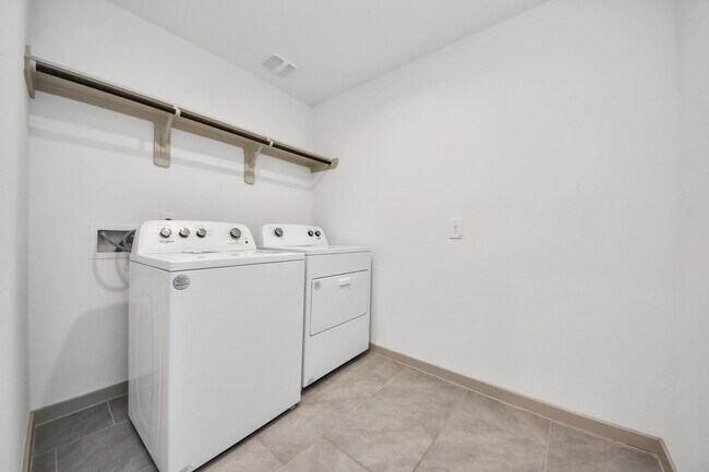 Foto del edificio - 1118 Hyde Lk Ln