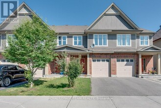 Building Photo - 324 Fergus Cres