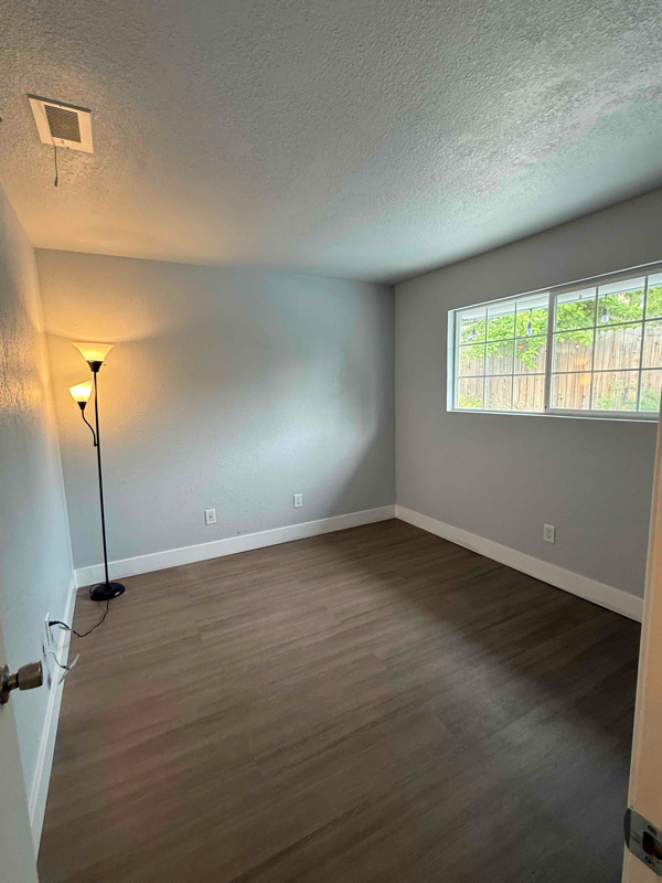 Foto del edificio - 7918 Blazingwood Dr