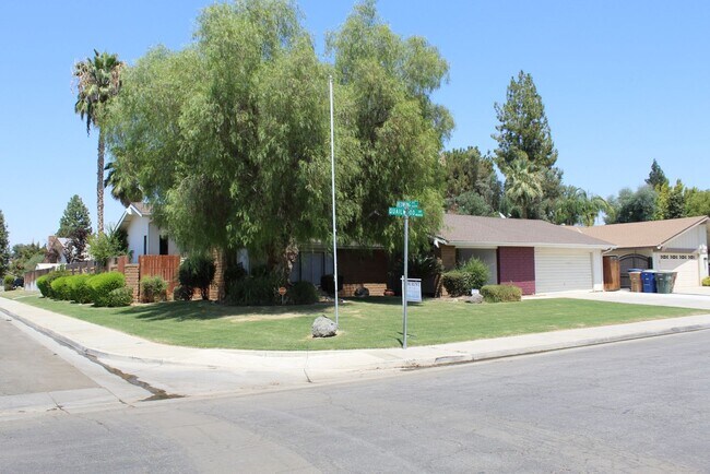 Foto del edificio - Quailwood 3 bed 2 bath pool
